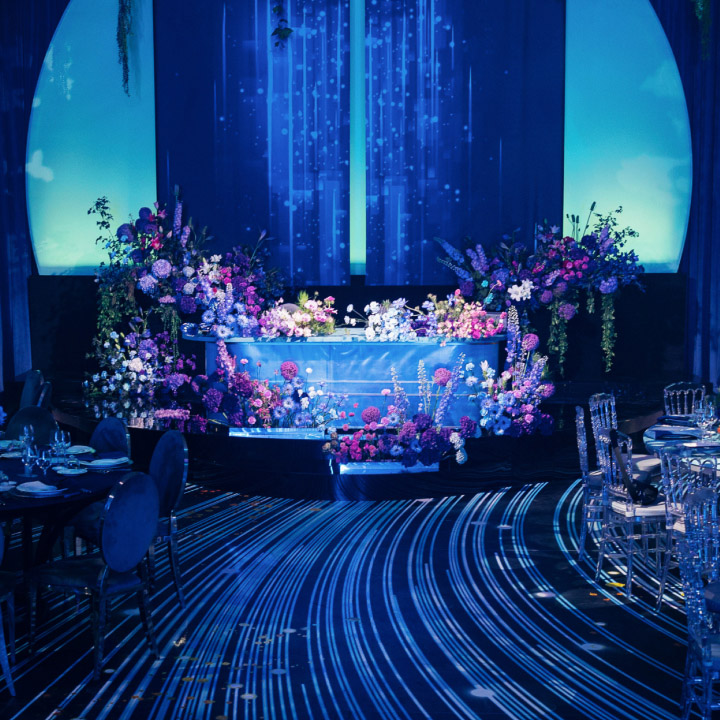 Красивый декор свадебного президиума